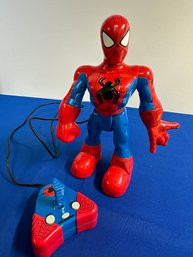 Lot 358- Spiderman & Friends Action Figure Super Heroes Spider-Man 2004 Marvel Toy With Web Shooting Remote