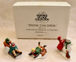 Lot 612CJV - Department Dept 56 - Heritage Christmas Village Collection - Snow Children - Porcelain Orig Box