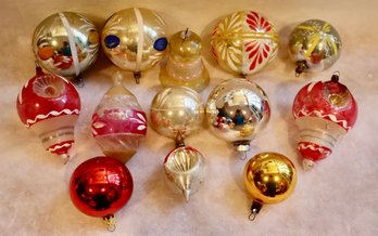 Lot 629CJV - 1950s Christmas Bell & Ball & Vintage Tear Drop Glass Ornament Lot Of 13 - Holiday Tree Decor