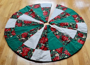 Lot 622CJV -  Hand Made Quilted Christmas Tree Skirt - Red Green White - Poinsettias - Holly