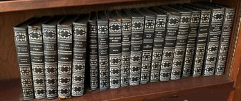 Lot 280- Poetry Novels 18 Volumes Literary Classics -victor Hugo - Charles Darwin - 4th Shelf Of Fifth Column