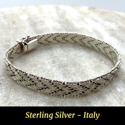 Lot 467- Sterling Silver Italy Bracelet