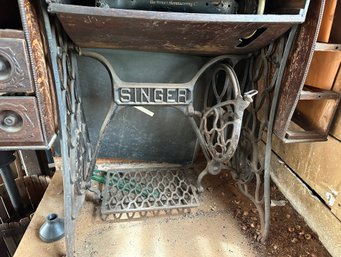 Lot 375 -1900s  Antique Signer Sewing Machine Cast Iron Base
