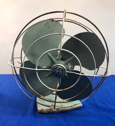Lot 507 - GE General Electric Vintage Table Fan - Aqua In Color - Works!
