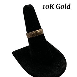 Lot 505- 10K Gold Antique Wedding Band Ring Size 8