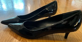 Lot 97 Charles By Charles David Black Patent Leather Kitten Heels Shoes Womens Size 9