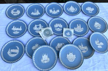 Lot 18- 1969 - 1988 Wedgwood Jasper Christmas Blue Plate Collection - 17