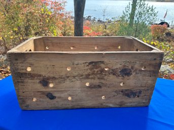 Lot 334 - Heavy Weight Antique Lawrence Woolen Textile Mills Wood Crate Box With Dovetail Joints