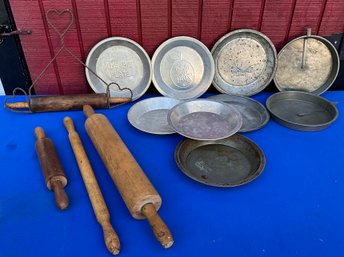 Lot 72- Rolling Pin Hanger - Rolling Pins- Tin Pie Plates- Table Talk- The Pie Plate- Poppin - Lot Of 14