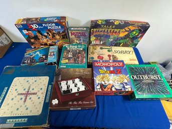 Lot 389 - Fun! Vintage Board Games - 3D Floor Puzzle - Outburst - Sorry - Scrabble - Clue II