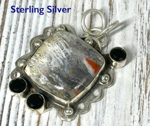 Lot 301 - Sterling Silver  Onyx & Agate Pendant