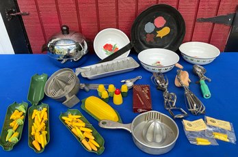 Lot 15- FUN! MCM Corn Holder Set- Ice Bucket- Enamel Bowls- Hand Mixers- Scoop- Kwicky Juicers- Budweiser