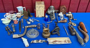 Lot 16- Bits & Bobbles - Small Chopper- Baby Grinder- Pony- Wall Mount Recipe Holder- Book Ends- Radio Music