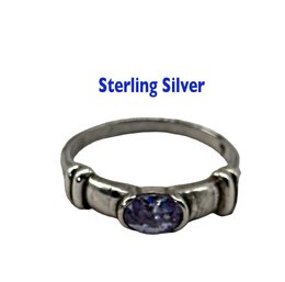 Lot 372SES  - Sterling Silver With Purple Stone Ring Sie 7