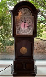 Lot 538- WORKS GREAT! Sunbeam Electric Table Mantel Clock