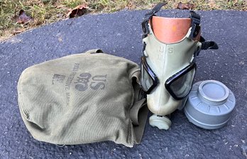 Lot 60- Military US GI Field Protective Gas Mask M9A1 ML - Vintage Unissued With Bag