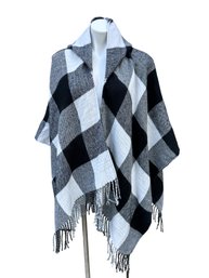 Lot 359- New NWT Simply Noelle Black And White Wrap Cape With Hood - Nice!