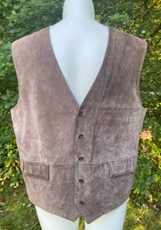 Lot 501 -  Orvis Tan Leather Suede Vest Mens Size Xl- Vintage Clothing