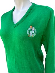 Lot 362- EPIC! Boston Celtics Green Sweater From The 80s - Logo 7 Inc - Size Med - Basketball