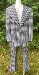 Lot 511 - Vintage Time Out By Farah Navy Blue Houndstooth Checked Two Piece Suit - Blazer- Pants Mens