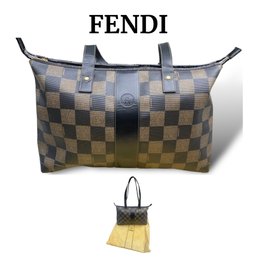 Lot 377 - Fendi Large Checkered Vintage Shoulder Bag Purse With Dustbag