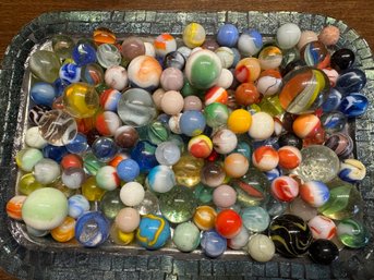 Lot 320 - Nice Collection Of Vintage Marbles In Glass Vase
