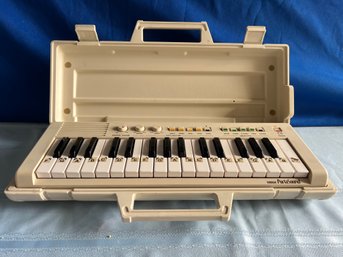 Lot 417- 1980s Yamaha Portasound Portable Key Board Piano PS-1/2/3 - Works! Comes With Booklet & Sheet Music