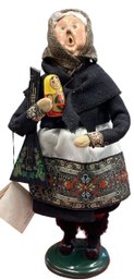 Lot-8RR- Retired Byers Choice Carolers 2001 Baboushka Russian Christmas Legend Hang Tag