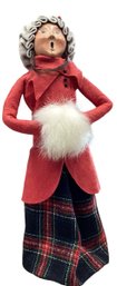 Lot 39RR- Byers Choice Caroler Traditional Woman Authentic Fur Muff Retired 1993