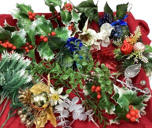 Lot 201SD- WREATH MAKING! Large Lot 25 Vintage Christmas  Sprays Holly Berries Assortment Picks