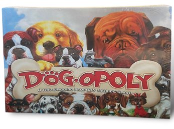 Lot 719NM - New Factory Sealed Dog-Opoly Traditional Play Or Hour Version - Monopoly Board Game