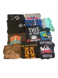 Lot 701 - Large Lot Of 12 T-shirts Assorted Sizes Cartoon Network - Game Of Thrones - Black Panther - Beer