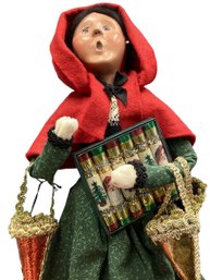 Lot 3RR- Byers Choice Carolers Cries Of London Hang Tag Woman Selling Christmas Crackers