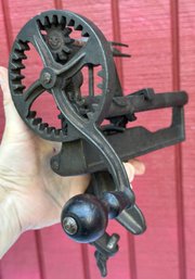 Lot 337 - 1800s Reading PA Hardware Co 9 Inch Cast Iron Primitive Hand Crank Antique Apple Peeler