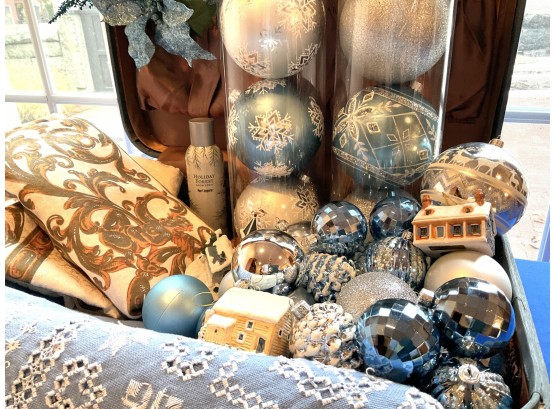 Lot 228 - Vintage Suitcase & Blue And White Ornaments Cherub Tablecloths Reed Barton Houses