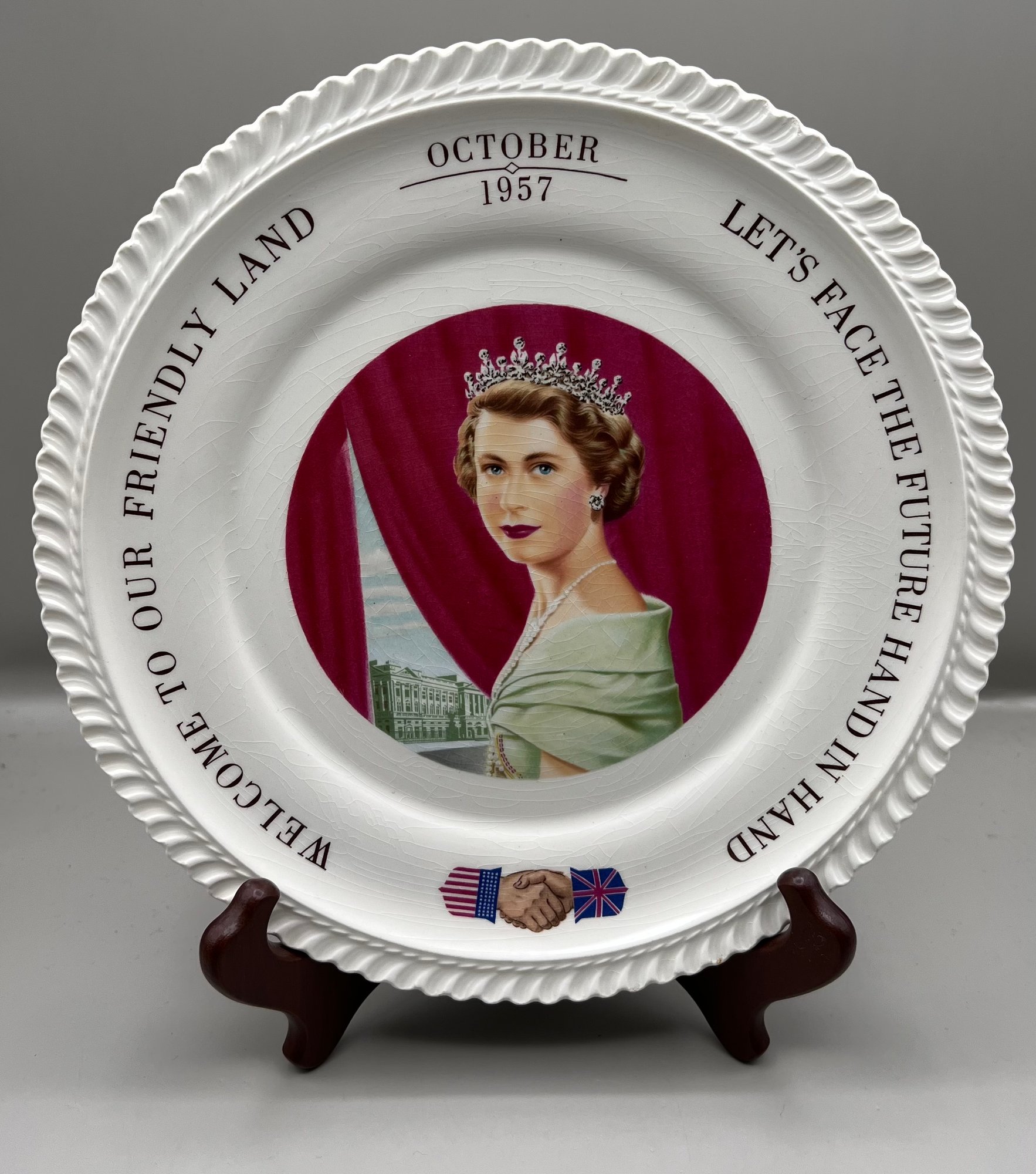 Queen Elizabeth II Commemorative Plate 89763