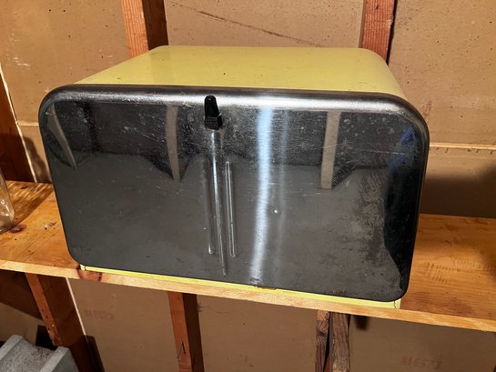 Vintage Garner Ware Metal Bread Box