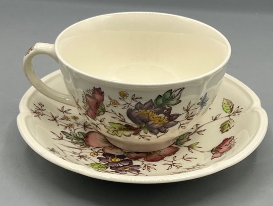 Johnson Bros. Windsor Flowers Pattern Porcelain Teacup & Saucer Set - Made In England - 2 Pieces Total