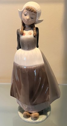 Lladro Porcelain Dutch Girl- Made In Spain