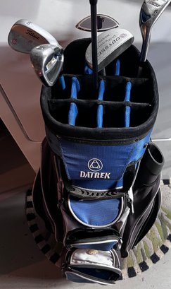 Datrek Golf Bag With 5 Assorted Golf Clubs