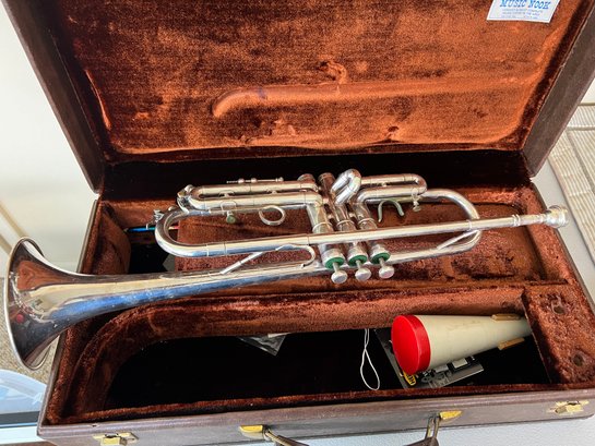 Old Super Star Ultrasonic Trumpet 808371 With Carrying Case