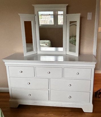 Young America 7 Drawer Dresser With Mirror
