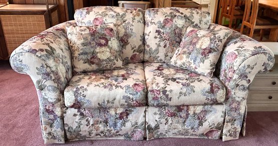 Decor-rest Furniture Classic Floral Upholstered Loveseat