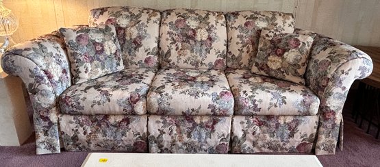 Decor-Rest Furniture Classic Floral Upholstered Loveseat Sofa