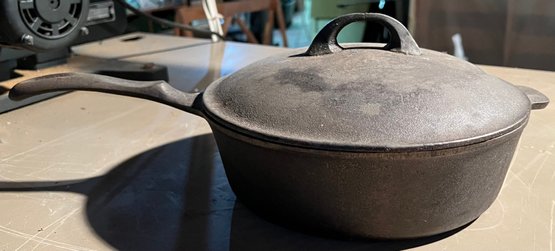 Wagners 1891 Original Cast Iron Skillet With Lid