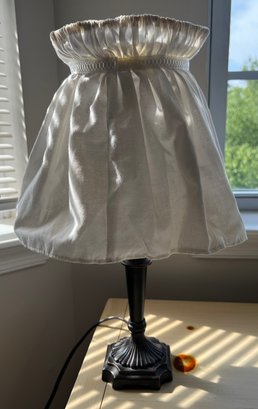 Country Style Cloth Shade Table Lamp