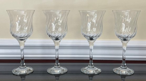 Circleware Crystal Wine Glasses - 4 Pieces