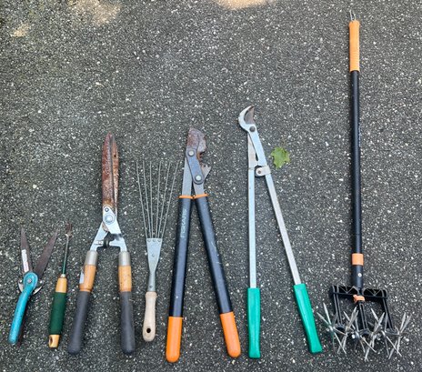 Assorted Lot Of Gardening Tools- 7 Pieces #106742 | Auctionninja.com