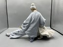 Lladro #4935 Closing Scene - Porcelain Figurine