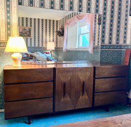 American Of Martinsville Mid-century Modern Solid Wood 9-drawer Dresser With Mirror Included
